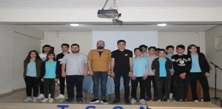 Kahramanmaraş’ta gazeteciler öğrencilerle tecrübelerini paylaştı
