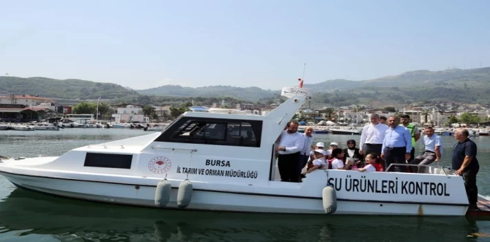 Bursa’da ’lider çocuklar’ tekne gezisi yaptı