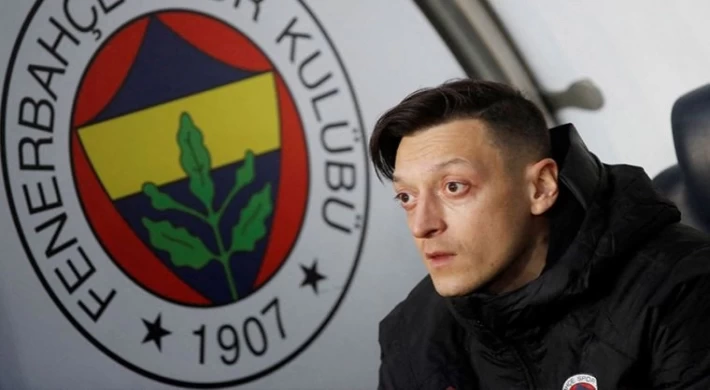 Mesut Özil, Fenerbahçe’yi sildi!