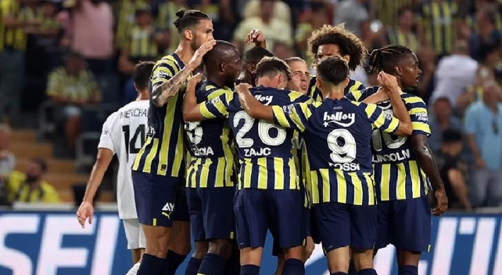 Fenerbahçe Slovacko’yu üç golle geçti, tur kapısını araladı