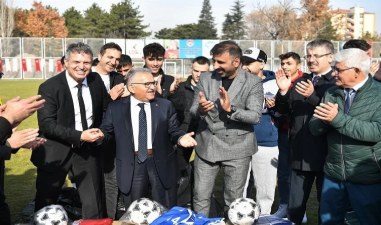 Kayseri Büyükşehir’den amatör kulüplere büyük destek