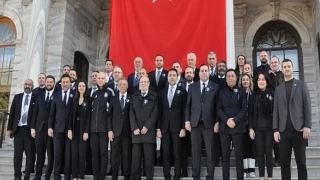 BJK, Ata’mızı on binlerin katılımıyla Dolmabahçe’de andı