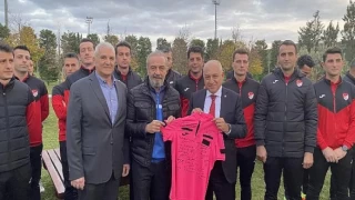 TFF Başkanı Mehmet Büyükekşi, Süper Lig ve VAR hakemleri yemekte bir araya geldi