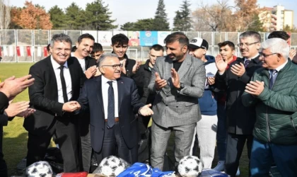 Kayseri Büyükşehir’den amatör kulüplere büyük destek